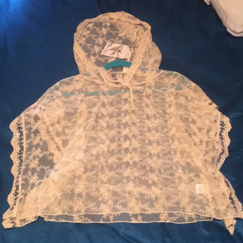 Hooded lace Shawl